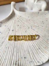 Charger l'image dans la galerie, Broche Prénom Personnalisée – Cadeau Fait Main en Fil d'Aluminium | Idée Originale pour Maîtresse, Marraine, Témoin, Femme, EVJF, Fête des Mères, Anniversaire