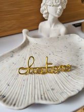 Charger l'image dans la galerie, Broche Prénom Personnalisée – Cadeau Fait Main en Fil d'Aluminium | Idée Originale pour Maîtresse, Marraine, Témoin, Femme, EVJF, Fête des Mères, Anniversaire