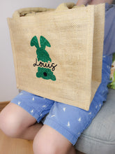 Charger l'image dans la galerie, Sac de Pâques personnalisé en jute Lapin de Pâques avec prénom, Panier chasse aux oeufs enfants, cadeau pour nid de Pâques personnalisable