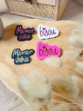 Charger l'image dans la galerie, Broche message paillettes personnalisable fait main cadeau témoin marraine femme fête des mères anniversaire EVJF