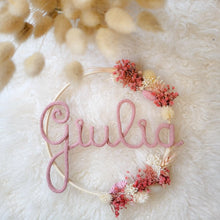 Charger l'image dans la galerie, Couronne prénom fleurs séchées