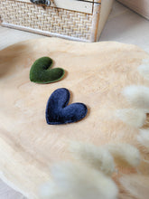 Charger l'image dans la galerie, Broche coeur velours cadeau témoin marraine femme fête des mères anniversaire EVJF