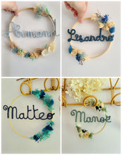 Charger l'image dans la galerie, Couronne prénom fleurs séchées