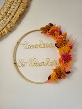Charger l'image dans la galerie, Couronne fleurs séchées personnalisée mariage – Prénoms mariés – Déco bohème romantique – Cadeau unique cérémonie