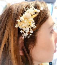 Charger l'image dans la galerie, Cadeau personnalisé témoin mariage femme marraine maman anniversaire EVJF épingle cheveux fleurs séchées barrette peigne carte personnalisée