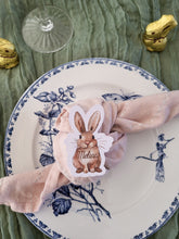 Charger l'image dans la galerie, Etiquette marque-place personnalisé lapin Pâques champêtre décoration enfant baptême, anniversaire, fête, cadeau nom invité