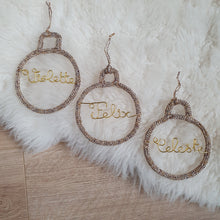 Charger l'image dans la galerie, Boule de Noël personnalisée en tricotin
