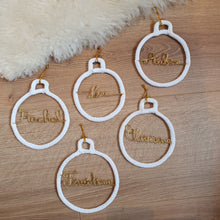 Charger l'image dans la galerie, Boule de Noël personnalisée en tricotin