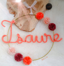Charger l'image dans la galerie, Couronne prénom 6 pompons personnalisée