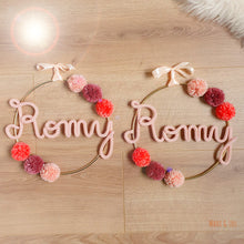 Charger l'image dans la galerie, Couronne prénom 6 pompons personnalisée