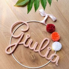 Charger l'image dans la galerie, Couronne prénom 3 pompons personnalisée