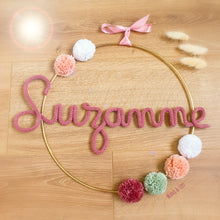Charger l'image dans la galerie, Couronne prénom 6 pompons personnalisée