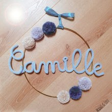 Charger l'image dans la galerie, Couronne prénom 6 pompons personnalisée