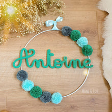 Charger l'image dans la galerie, Couronne prénom 9 pompons personnalisée