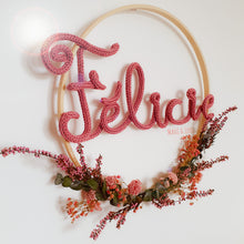 Charger l'image dans la galerie, Couronne prénom fleurs séchées