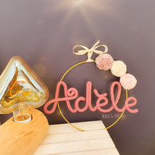 Charger l'image dans la galerie, Couronne prénom 3 pompons personnalisée