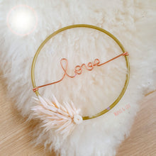 Charger l'image dans la galerie, Mini couronne personnalisée avec fleurs séchées cadeau maîtresse, fête des mères