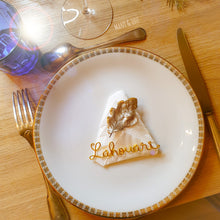 Charger l'image dans la galerie, Marque-place en fil doré mariage, réception