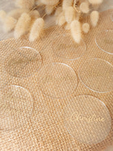 Charger l'image dans la galerie, Marque place plexiglas rond mariage bohème personnalisé prénom rond en acrylique calligraphie nom d'invités pour décoration de mariage, baptême
