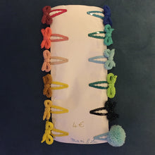 Charger l'image dans la galerie, Barrette noeud cheveux tricotin