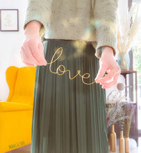 Charger l'image dans la galerie, Mot "Love" en fil doré