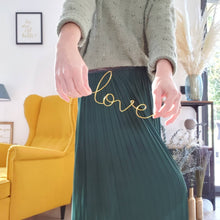 Charger l'image dans la galerie, Mot "Love" en fil doré