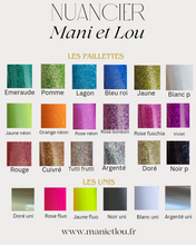 Charger l&#39;image dans la galerie, Broche coeur paillette personnalisable, idée cadeau fête des mères, fin d&#39;année maîtresse, ATSEM, nounou, Assistante maternelle
