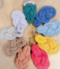 Charger l&#39;image dans la galerie, Boucles d&#39;oreille corde de coton coloré bijou fantaisie cadeau tendance macramé fait main noeud marin choix 19 couleurs
