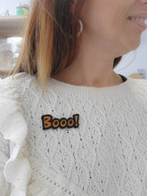 Load image into Gallery viewer, Broche Booo! Halloween à paillettes
