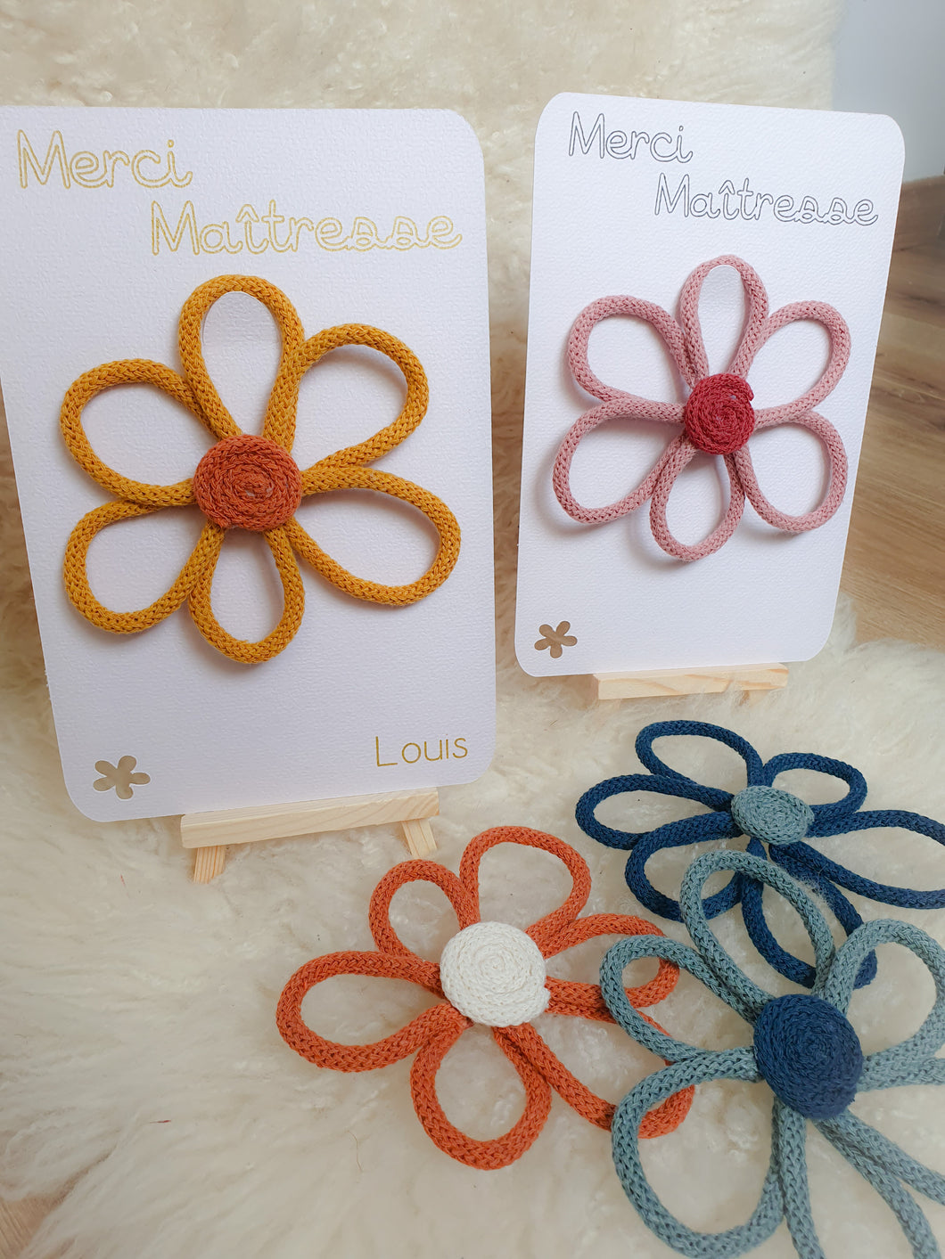 Thank you card handmade knitted flower centerpiece, flower to offer nanny, nursery, ATSEM, end of year thank you gift