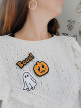 Load image into Gallery viewer, Broche Booo! Halloween à paillettes
