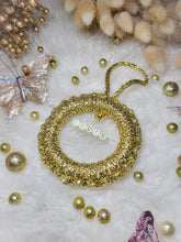 Charger l&#39;image dans la galerie, Ornement de sapin de Noël en macramé personnalisé prénom en perles lettres
