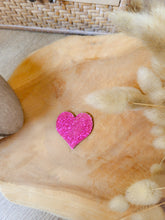 Cargar imagen en el visor de la galería, Broche de corazón de lentejuelas hecho a mano regalo testigo madrina mujer mamá abuela San Valentín amante cumpleaños EVJF baby shower nacimiento
